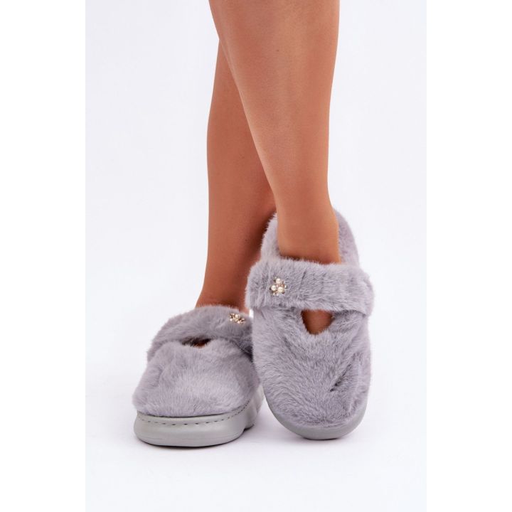 Moteriškos šlepetės su kailiu Step in style
