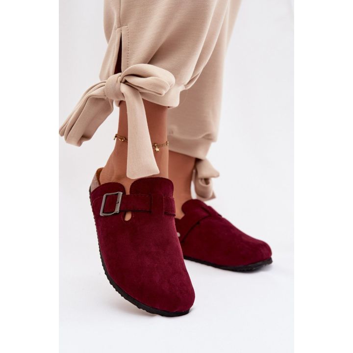 Bordo spalvos šlepetės su sagtimi Step in style
