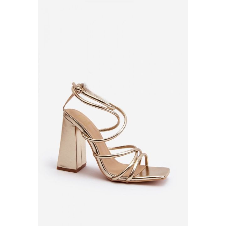 Aukštakulnės basutės Step in style