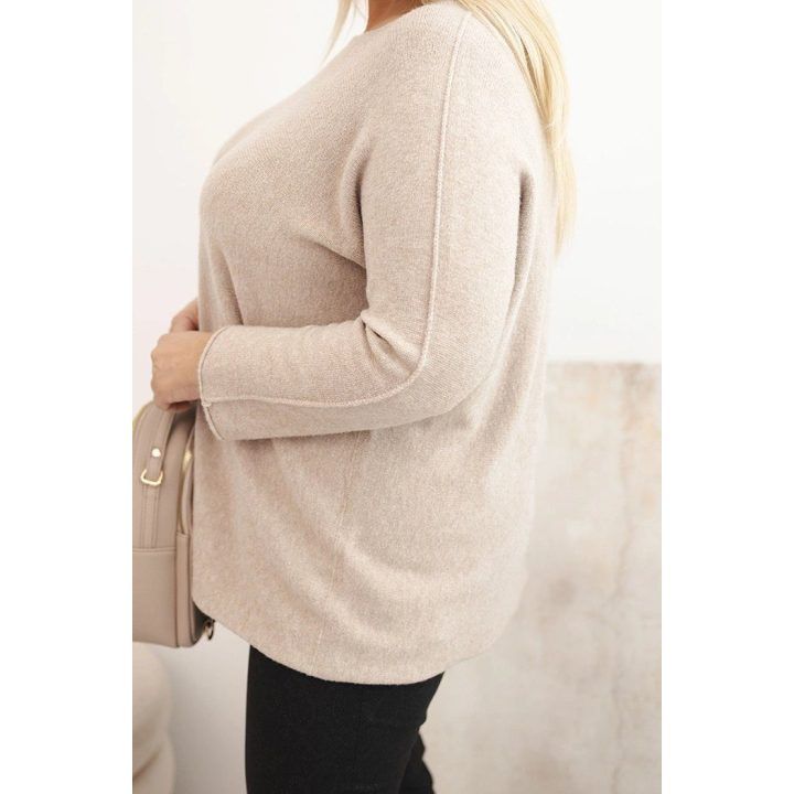 Moteriškas Plus Size megztinis su valtine iškirpte, tamsiai smėlio spalvos