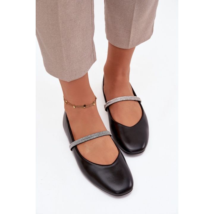 Juodos balerinos su blizgia dekoratyvine juostele Step in style