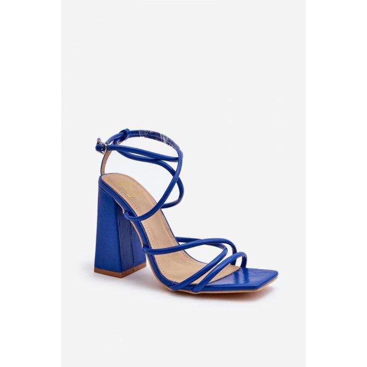 Mėlynos basutės su kulnu Step in style