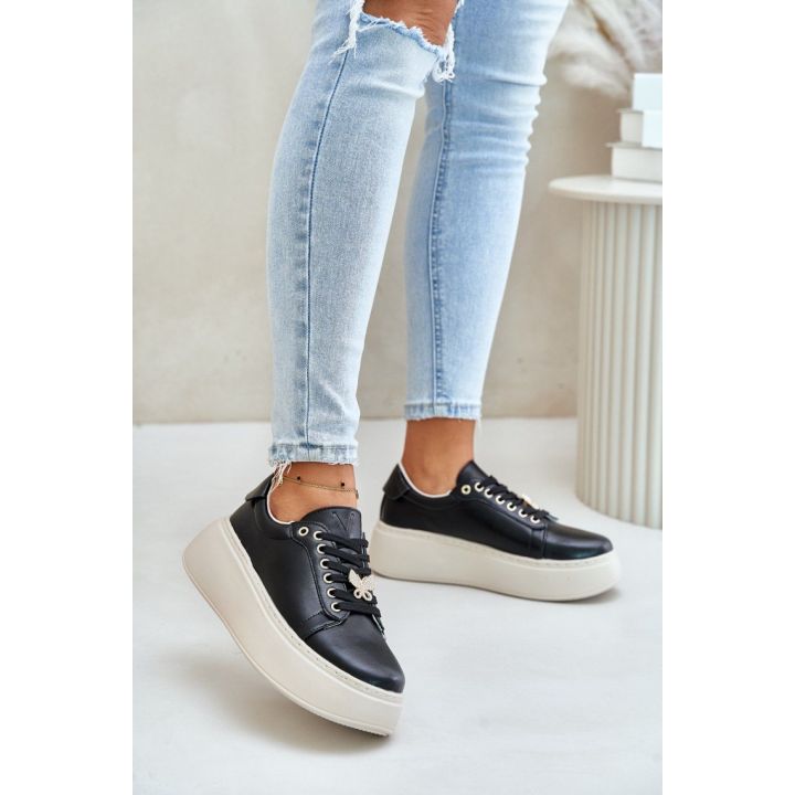 Juodi sportbačiai ant storos platformos Step in style