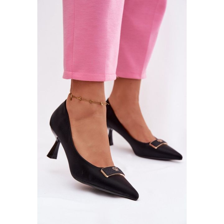 Juodi aukštakulniai bateliai su smailėjančia nosimi Step in style