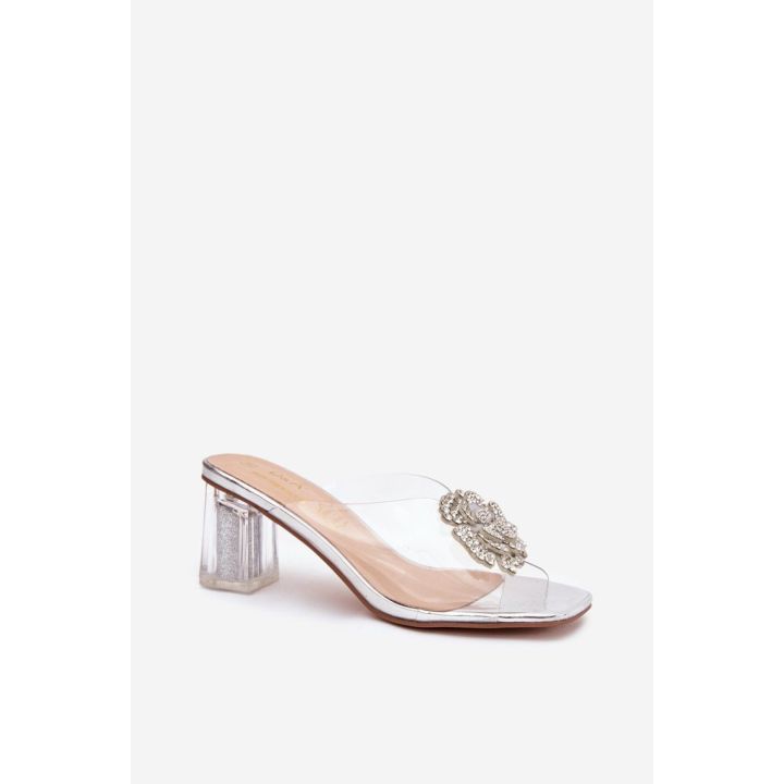 Skaidrios aukštakulnės basutės su dekoru Step in style