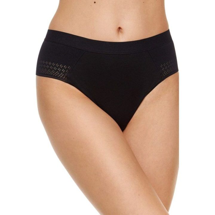 Juodos stringai Gorteks