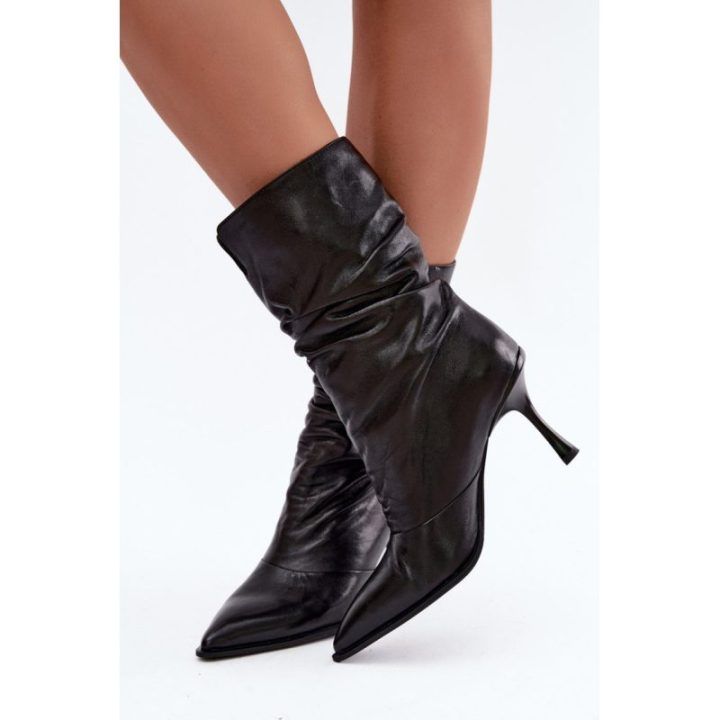 Juodi aulinukai su smailia nosimi ir kulnu Step in style