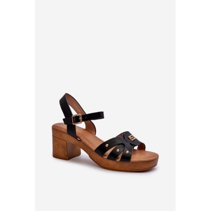 Sandalai su kulnu Step In Style – juoda