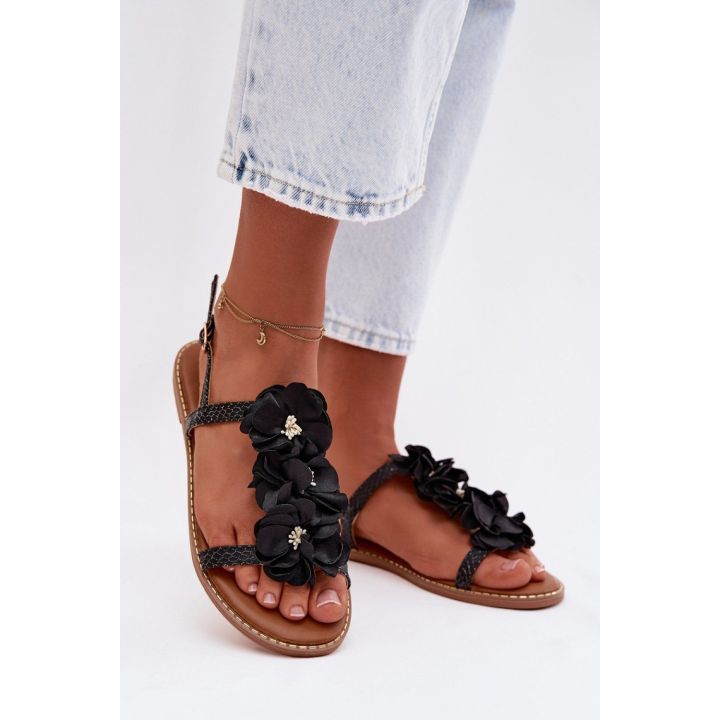 Juodos basutės su gėlėmis Step in style