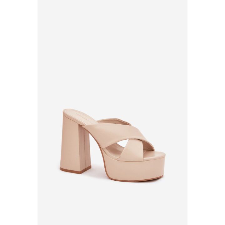 Kreminės spalvos basutės su kulnu Step in style