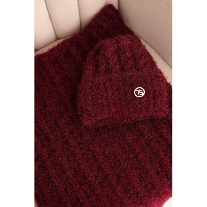 Moteriškas žieminis komplektas – kepurė ir šalikas, bordo spalvos