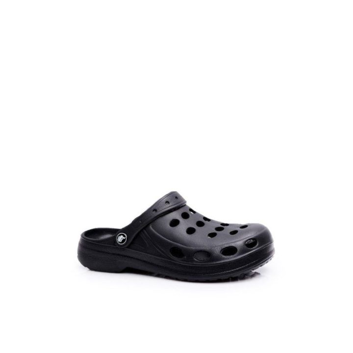 Šlepetės juodos ventiliuojamos su dirželiu Ideal Shoes
