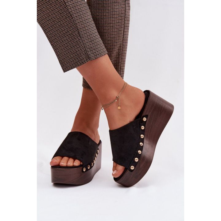 Juodos basutės su platforma ir metalinėmis detalėmis Step in style