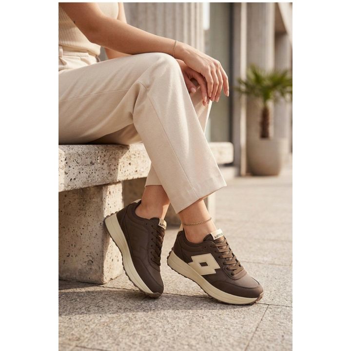 Moteriški sportiniai bateliai su platforma Step in style