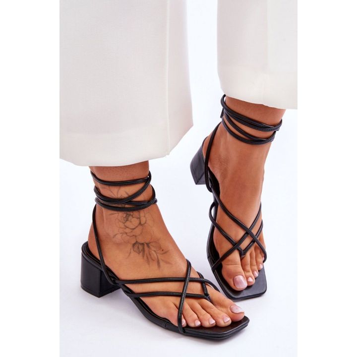Juodos basutės su kulnu Step in style