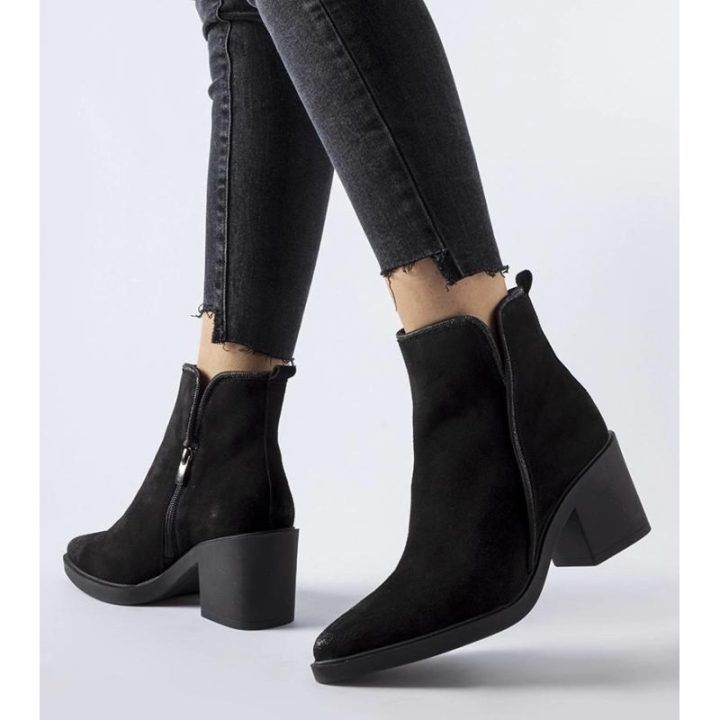 Juodi zomšiniai stiletto batai Karino