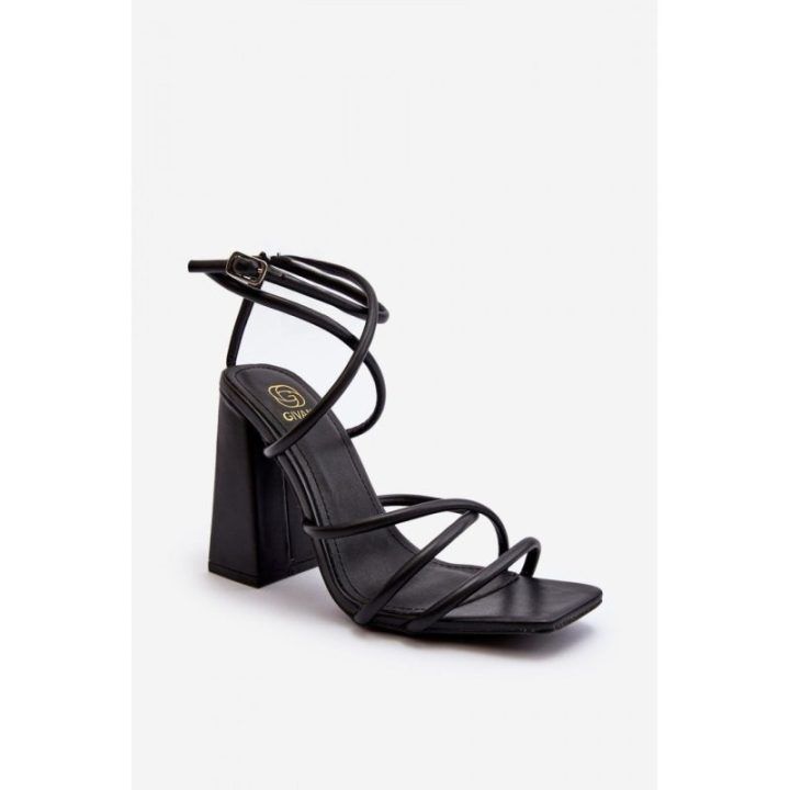 Sandalai su kulnu Step In Style – juoda