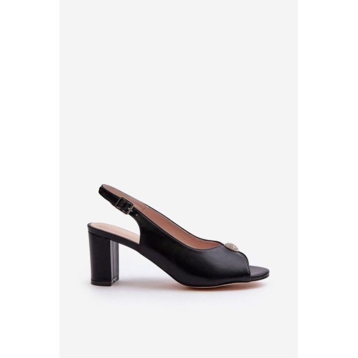 Elegantiški sandalai su ornamentu ant kulno Juoda Trasea
