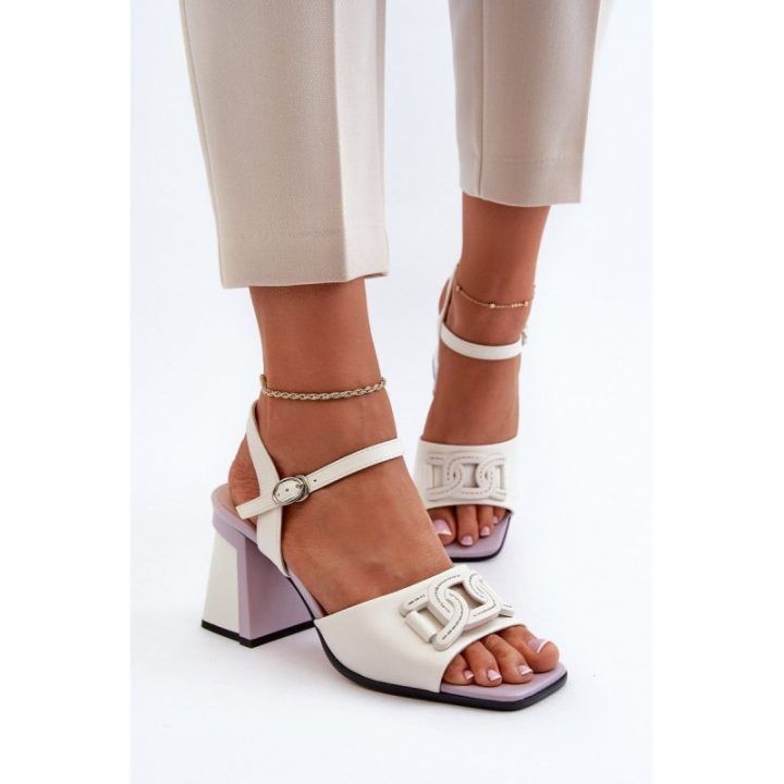 Elegantiški aukštakulniai sandalai su baltu ornamentu D&A MR38-156