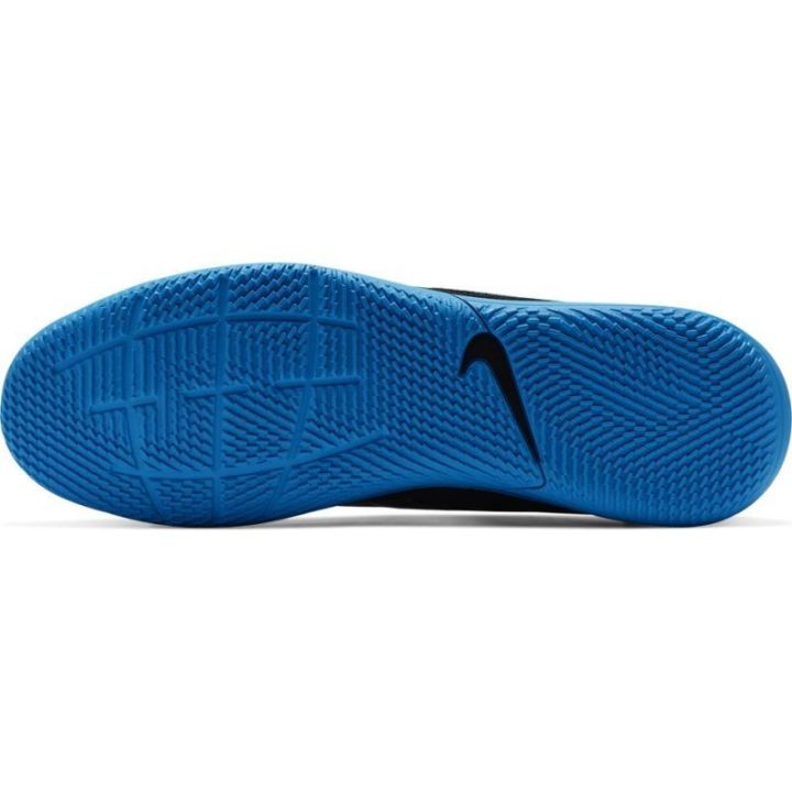Salės bateliai Nike Tiempo Legend 8 Club IC, juodi