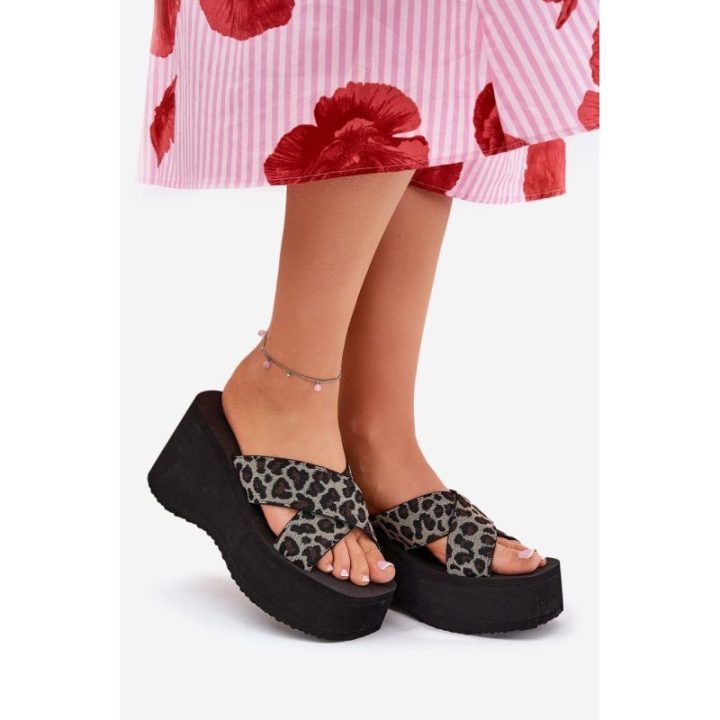 Moteriškos platforminės basutės Panther Black“ – elegantiškas pasirinkimas