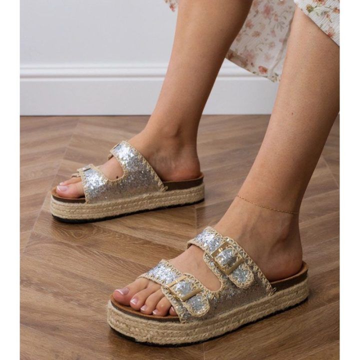 Šlepetės sidabrinės blizgios su sagtimis espadrilės platforma