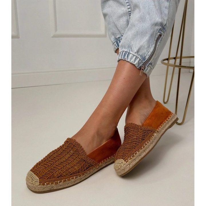 Rudos ažūrinės espadrilės ant platformos moterims