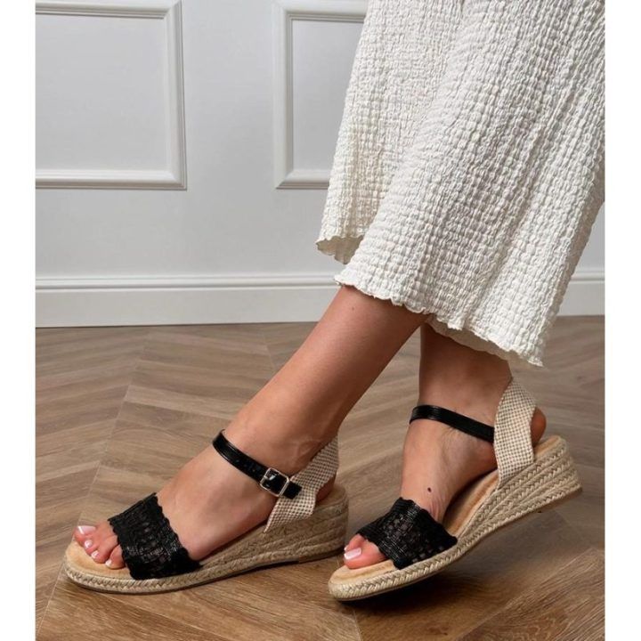 Juodi moteriški espadrilės tipo sandalai su pynimo juosta