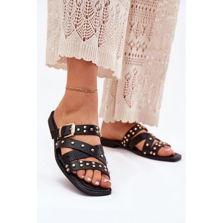 Moteriškos juodos šlepetės su dirželiais ir sagtimi Manitte