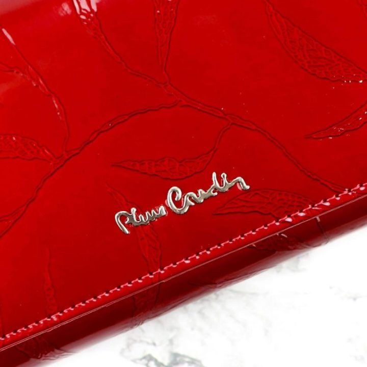 Moteriška raudona lakinė piniginė su skyreliais Pierre Cardin