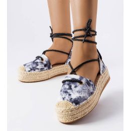 Juodos surištos espadrilės