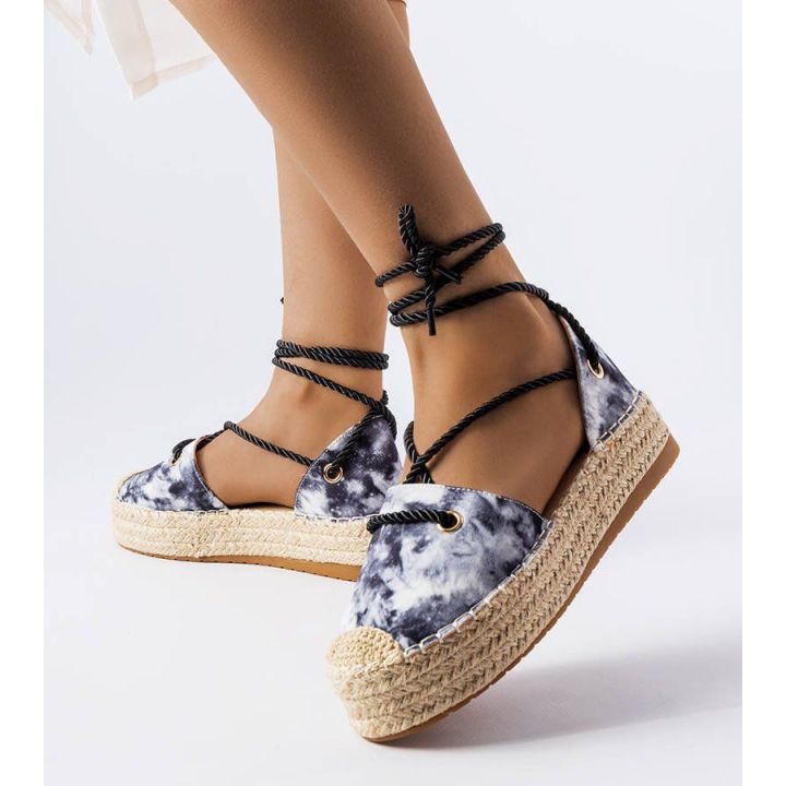Juodos surištos espadrilės