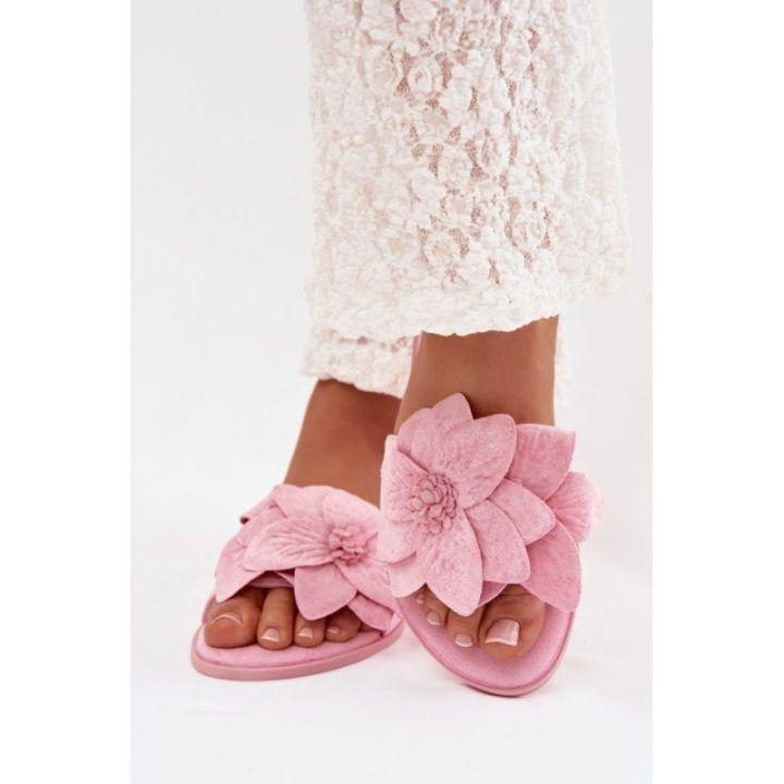Moteriškos basutės iš dirbtinės zomšos su gėlėmis, 1 cm kulnu