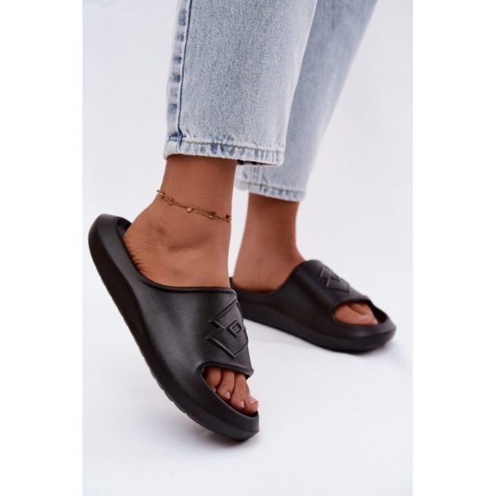 Moteriškos šlepetės Lotto Step In Style – juoda