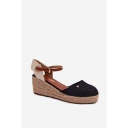 Juodos espadrilės basutės ant platformos Wrangler