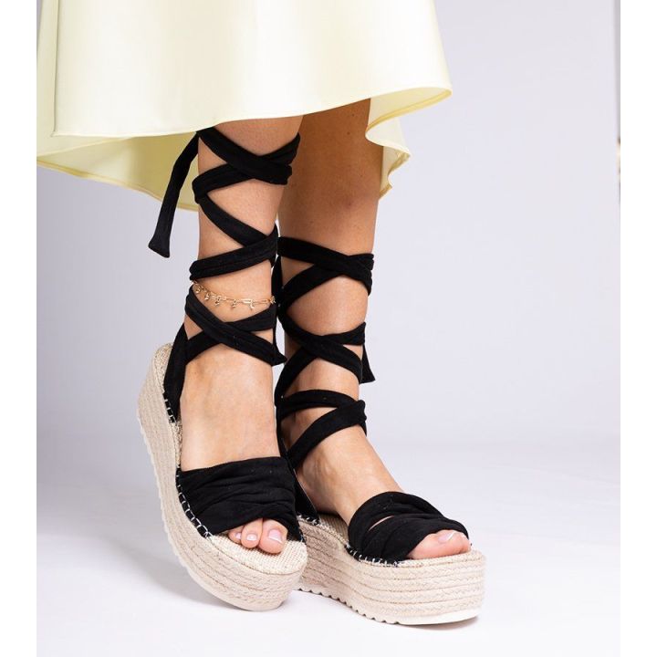 Juodos espadrilės ant platformos