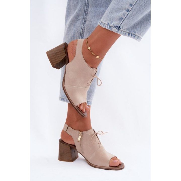 Aukštakulnės basutės su raišteliais Step in style