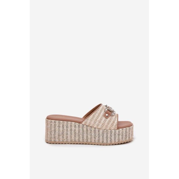 Smėlio spalvos basutės su platforma Step in style