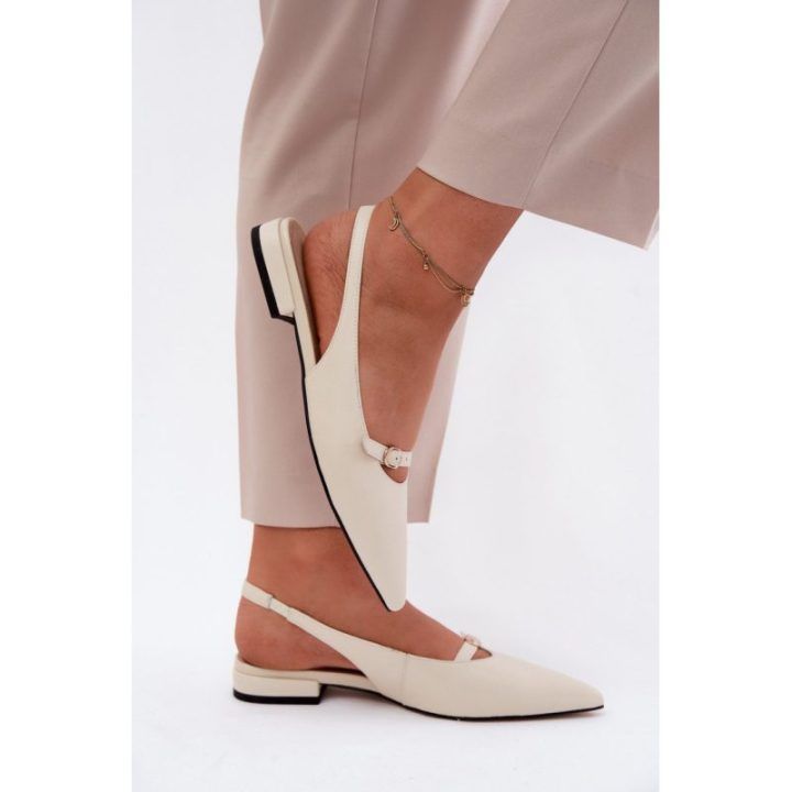 Kreminės basutės su kulnu Step in style