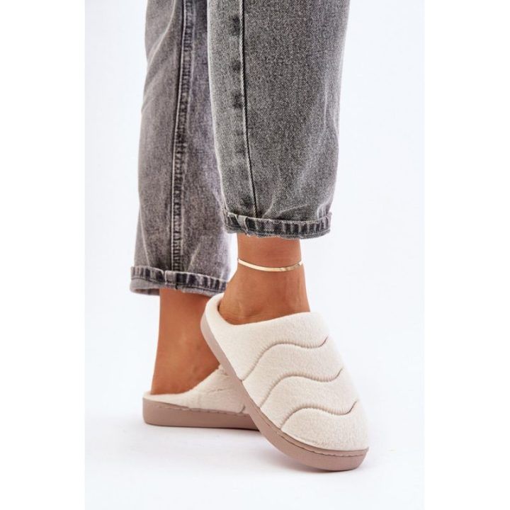 Moteriškos šlepetės su kailiuku Step in style