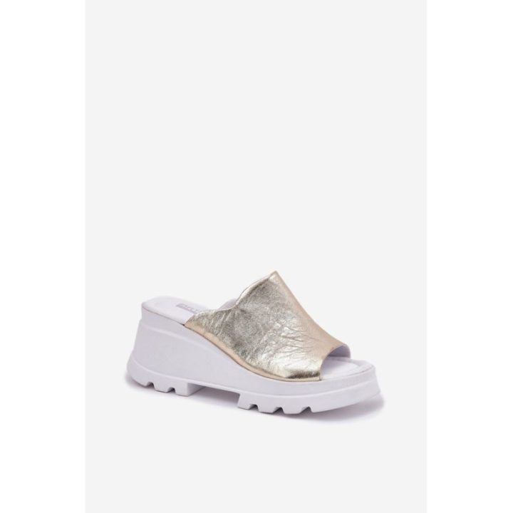 Aukso spalvos platforminės basutės Step in style