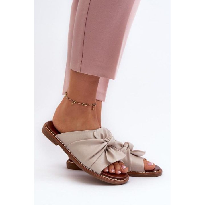 Smėlio spalvos basutės su kaspinu Step in style
