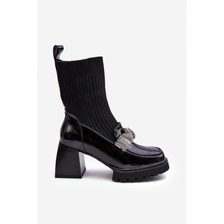 Juodi aulinukai su kulnu ir dekoratyvine sagtimi Step in style