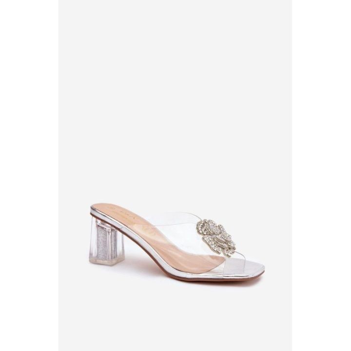 Skaidrios aukštakulnės basutės su dekoru Step in style