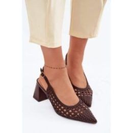 Pinta iškirpte dekoruotos basutės su kulnu Step in style