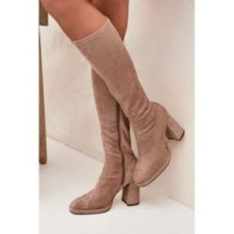 Ilgaauliai batai virš kelių su zomšos imitacija Step in style