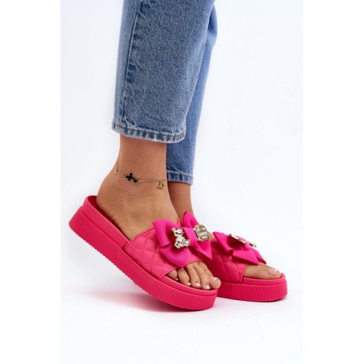 Ryškiai rožinės platforminės basutės su dekoru Step in style