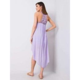 Šviesiai violetinės spalvos suknelė
