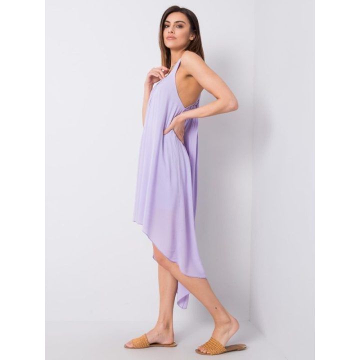 Šviesiai violetinės spalvos suknelė