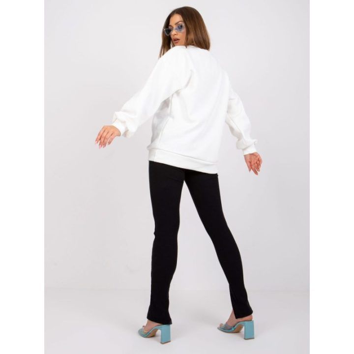 Baltos spalvos palaidinė